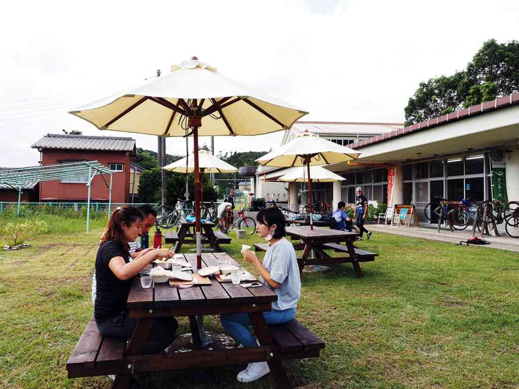 ヘグリハブデリカフェでランチ