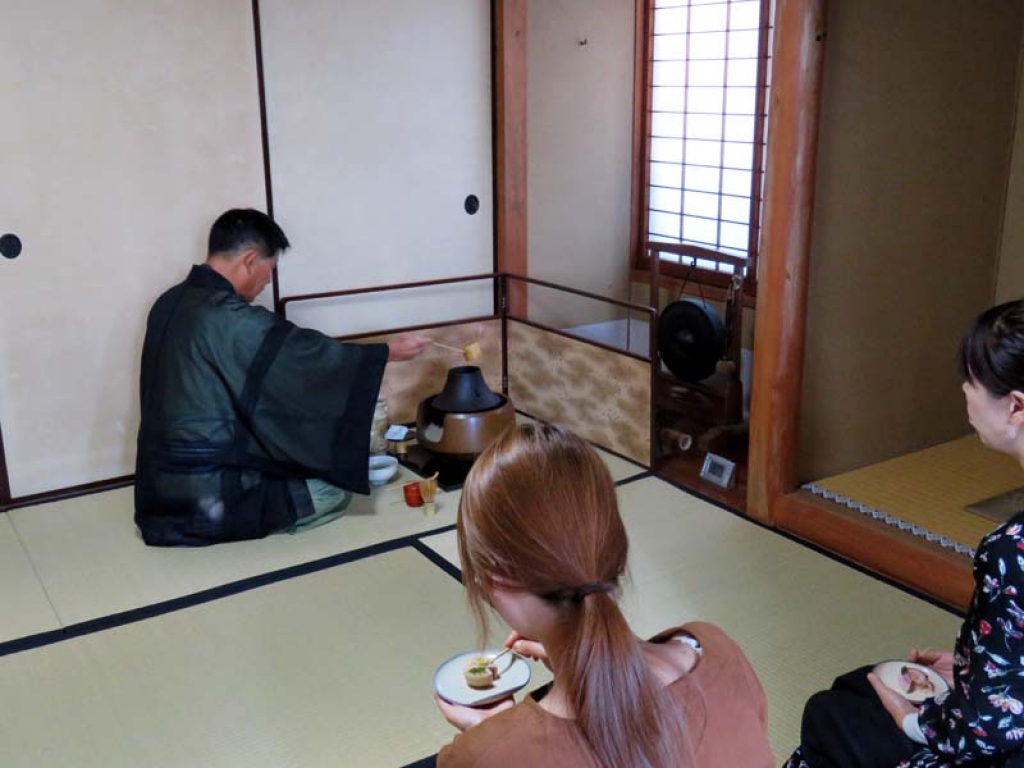 館山で茶道体験